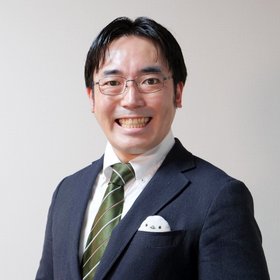 高荷智也（たかにともや）