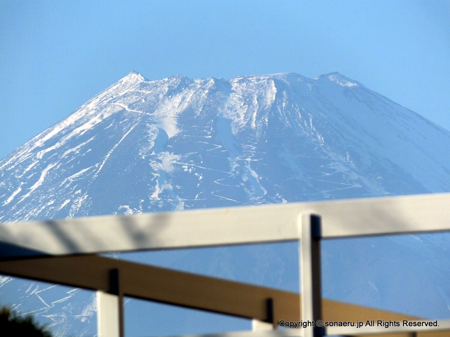富士山山頂の望遠写真