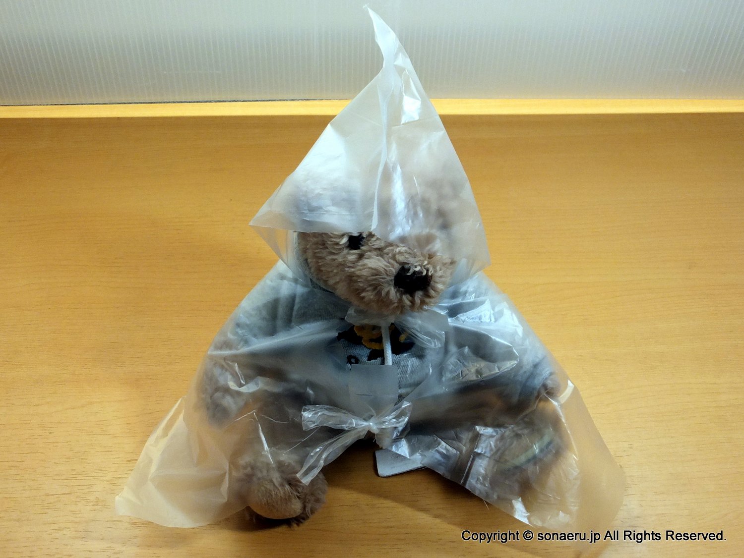 ポリ袋を切るだけ、ゴミ袋カッパの作り方